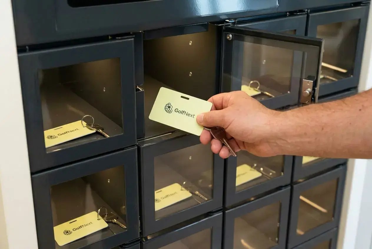golfnext-kiosk-rental-compartment-key-pickup
